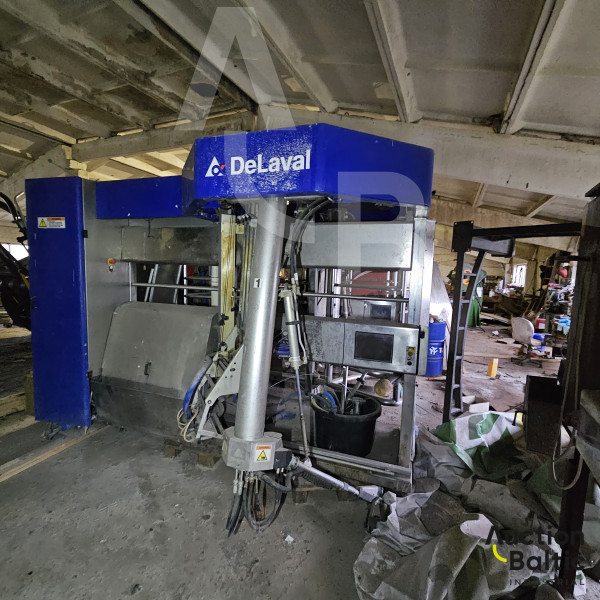 Delaval milking equipment set