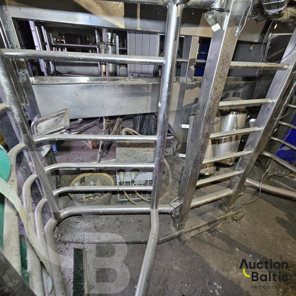 Delaval milking equipment set