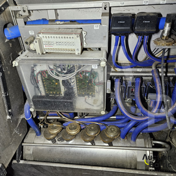 Delaval milking equipment set