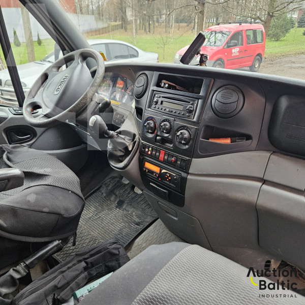 Iveco Daily + Versalift ET-36-NF