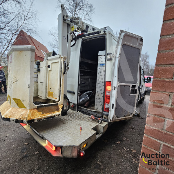 Iveco Daily + Versalift ET-36-NF