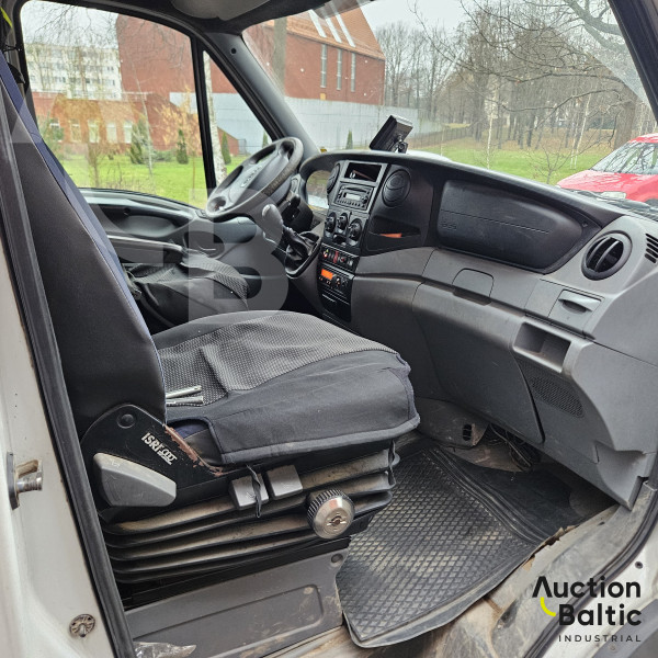 Iveco Daily + Versalift ET-36-NF