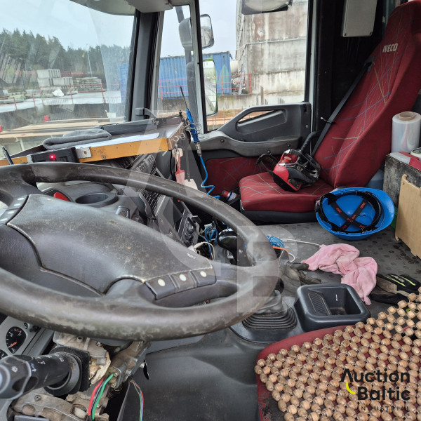 Iveco AD260T35 + Palfinger PK36002