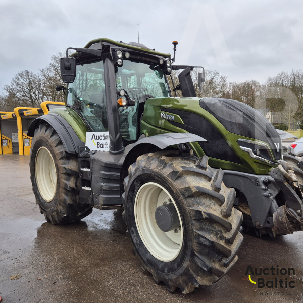 Valtra T235