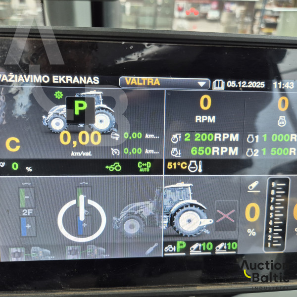 Valtra T235