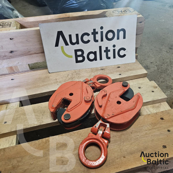 Metal sheet lifting device