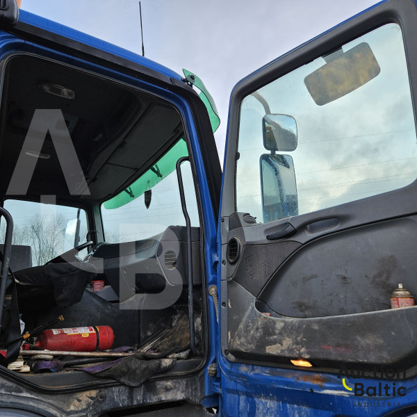 Mercedes-Benz Actros 3341