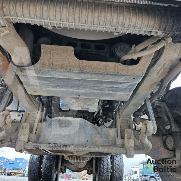 Mercedes-Benz Actros 3341