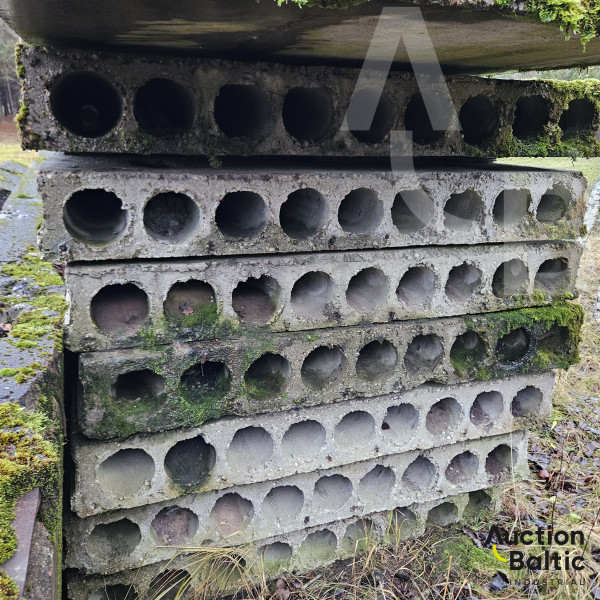 8 pieces wall panels and 8 pieces ceiling panels