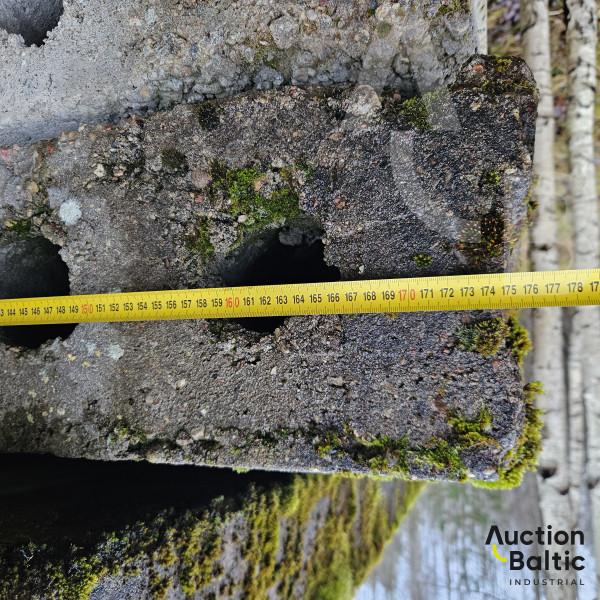 8 pieces wall panels and 8 pieces ceiling panels