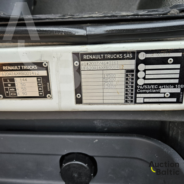 Renault D Wide + LOHR