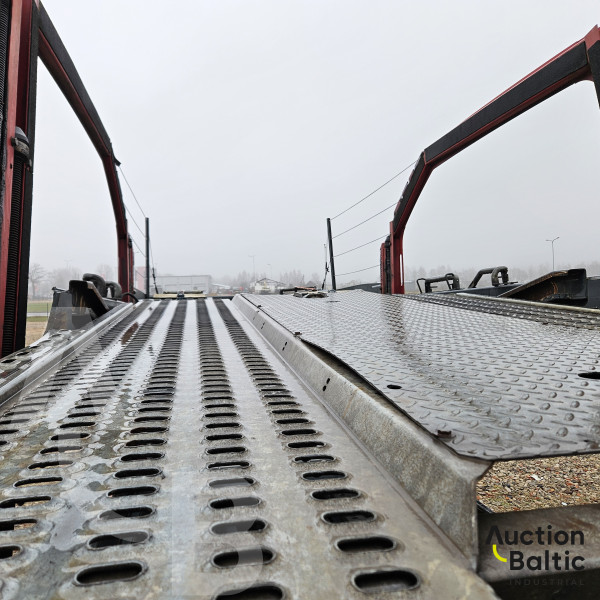 Renault D Wide + LOHR