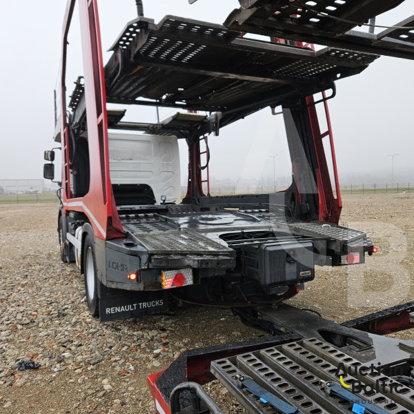 Renault D Wide + LOHR