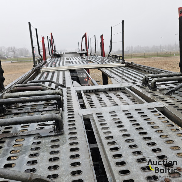 Renault D Wide + LOHR