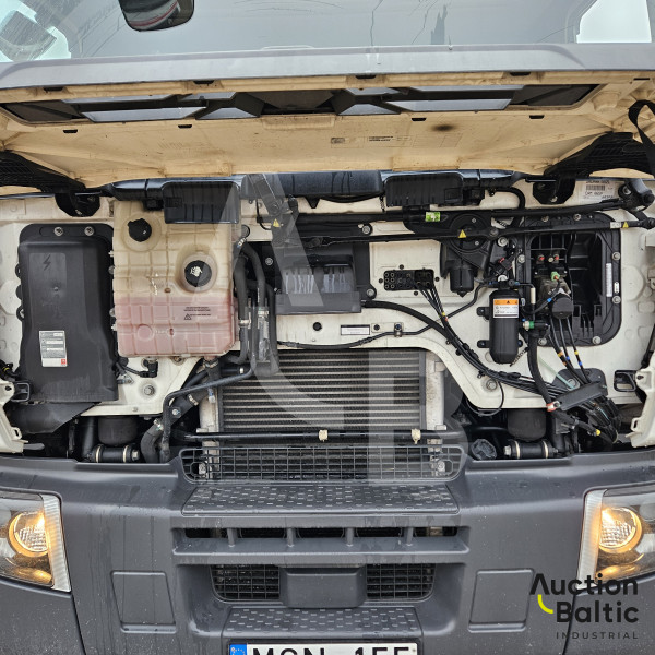 Renault D Wide + LOHR