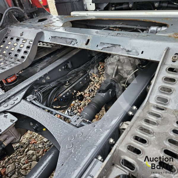 Renault D Wide + LOHR