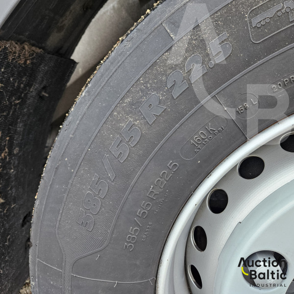 Renault D Wide + LOHR