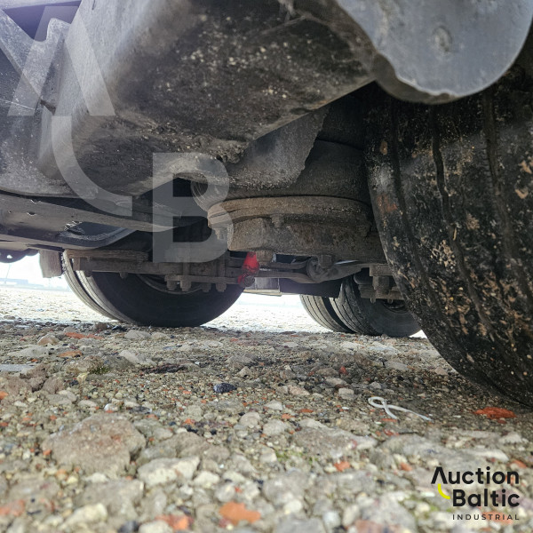 Renault D Wide + LOHR