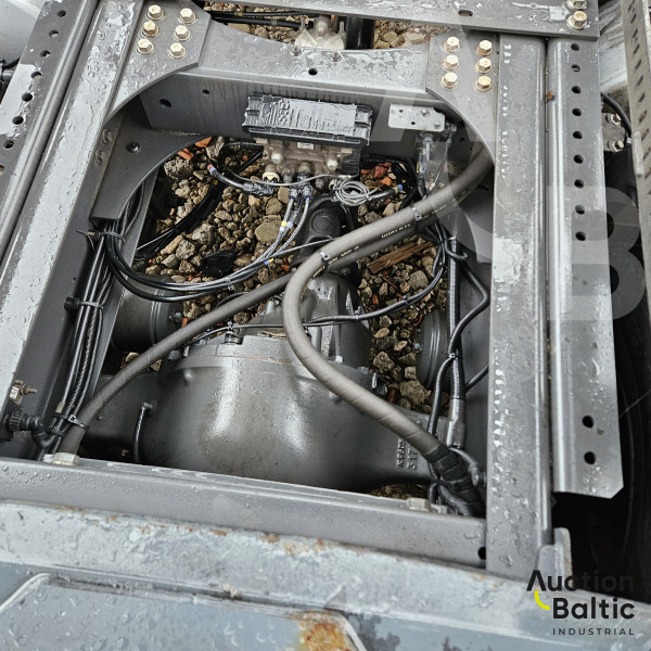 Renault D Wide + LOHR