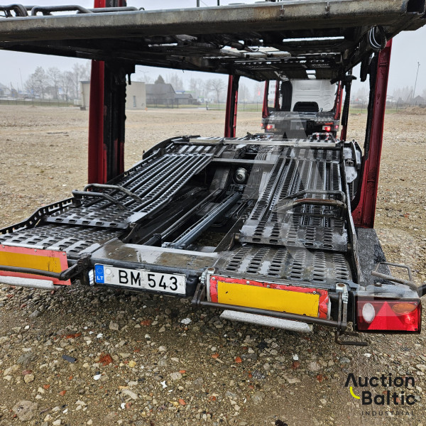 Renault D Wide + LOHR