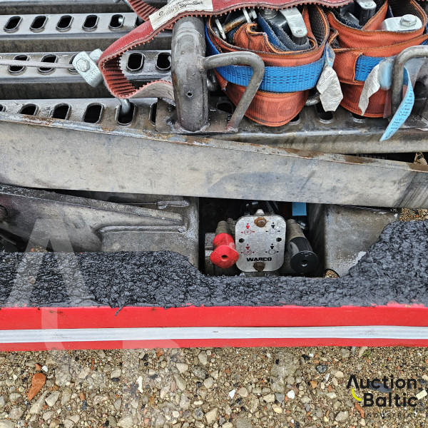 Renault D Wide + LOHR