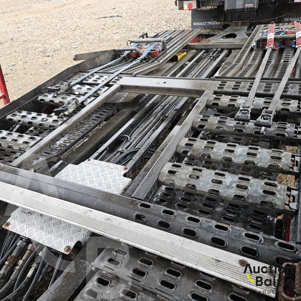 Renault D Wide + LOHR