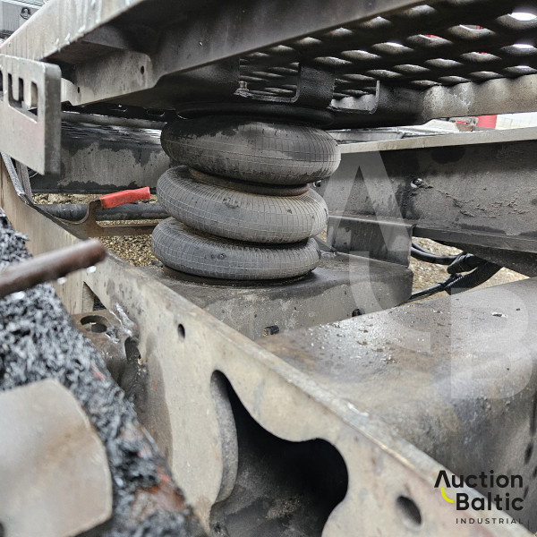 Renault D Wide + LOHR