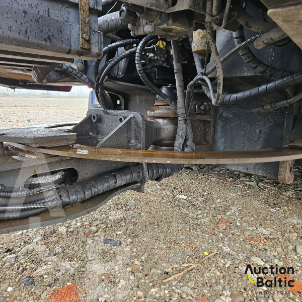 Renault D Wide + LOHR