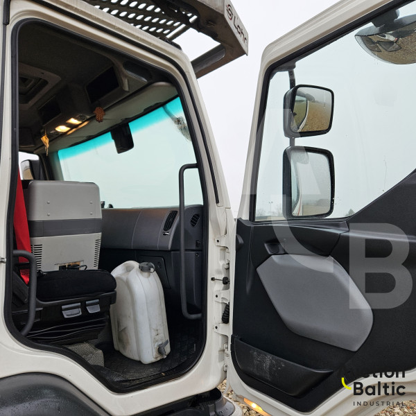 Renault	D Wide + Lohr Eurolohr 200