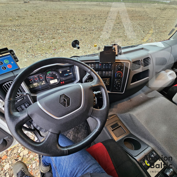 Renault	D Wide + Lohr Eurolohr 200