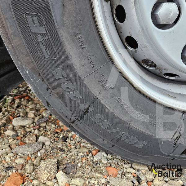 Renault	D Wide + Lohr Eurolohr 200