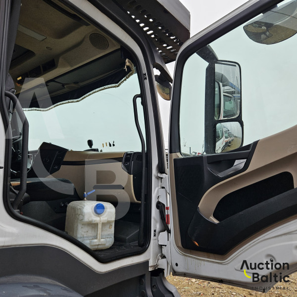 Mercedes-Benz Actros + Lohr