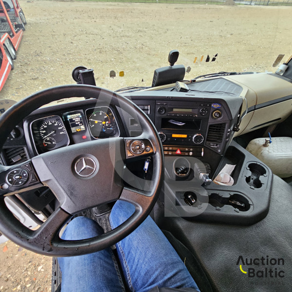 Mercedes-Benz Actros + Lohr