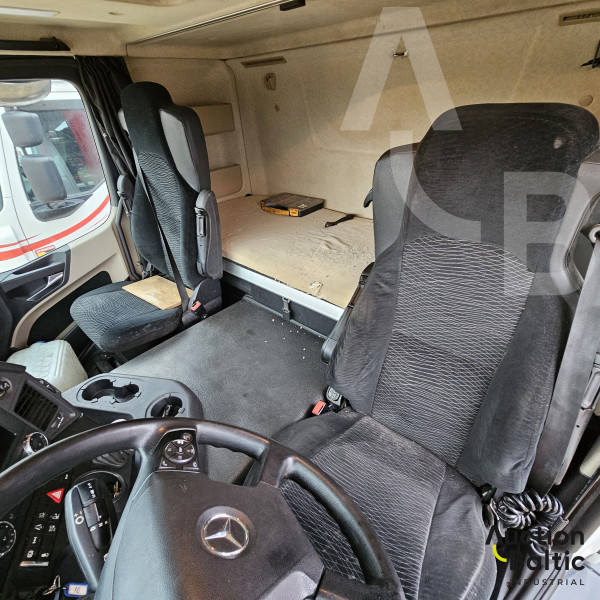 Mercedes-Benz Actros + Lohr