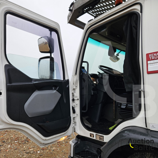 Renault D Wide + Lohr Eurolohr 200