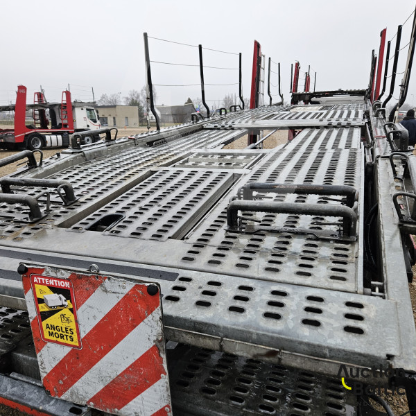 Renault D Wide + Lohr Eurolohr 200