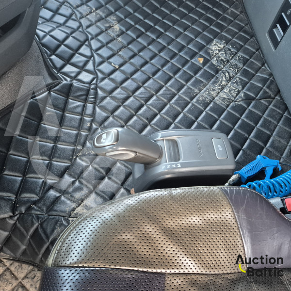 Volvo FH16 + Diebolt S3342U + Palfinger S300L98