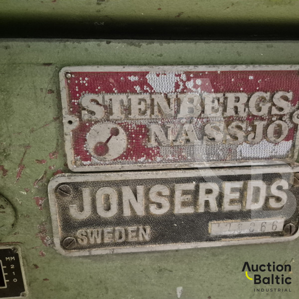 Wood milling machine