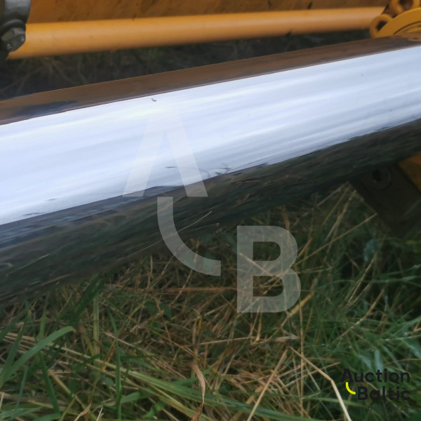JCB 220LC excavator boom