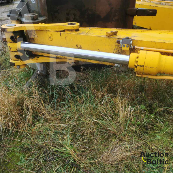 JCB 220LC excavator boom