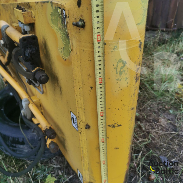 JCB 220LC excavator boom
