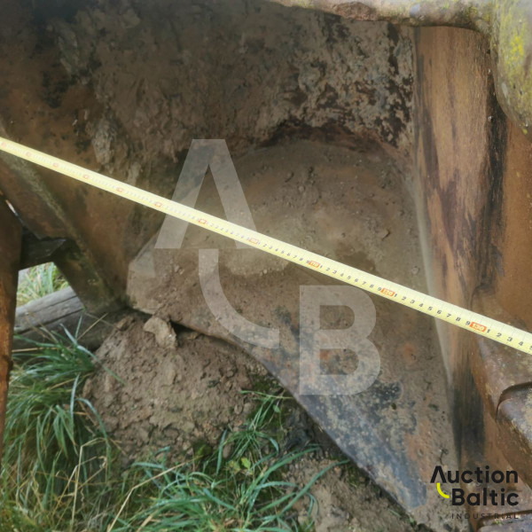 JCB 220LC excavator boom