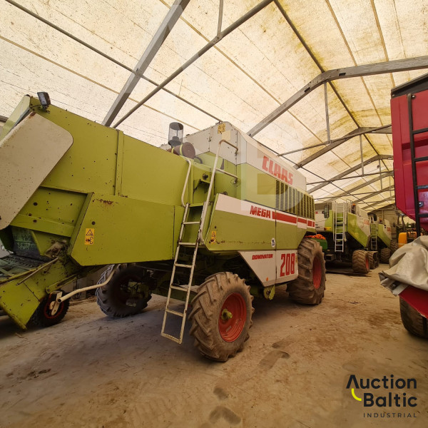 CLAAS Dominator 208 Mega