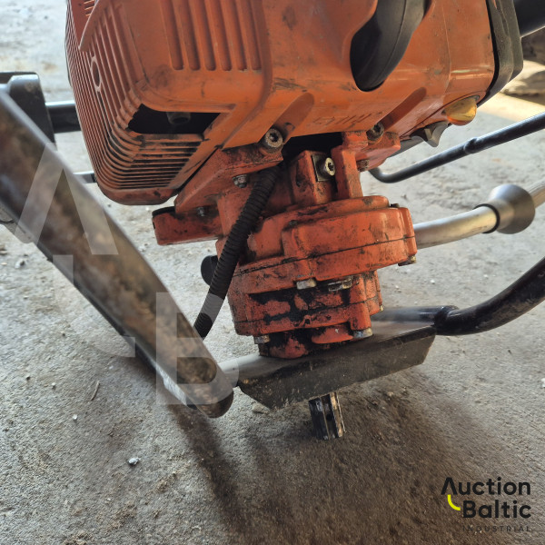 Stihl BT121