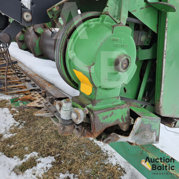 John Deere 2266