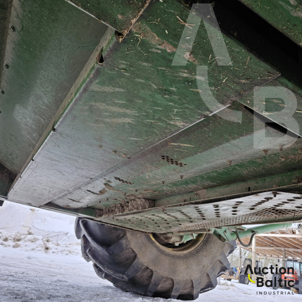 John Deere 2266