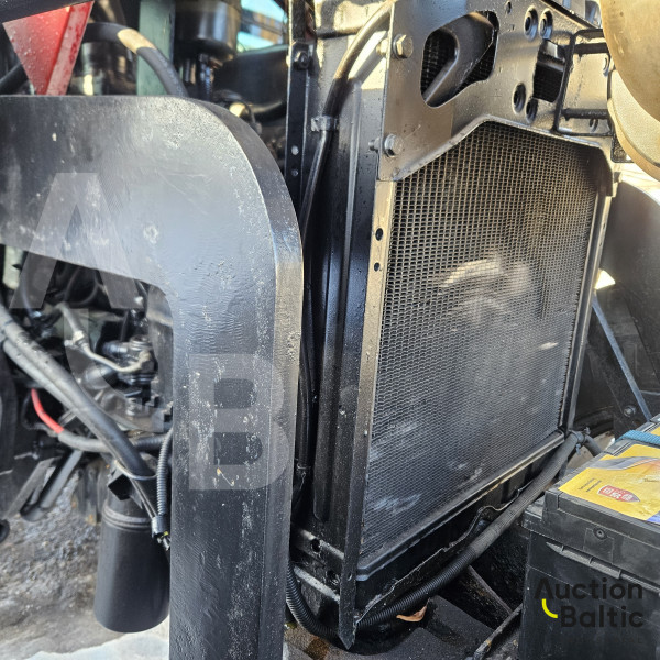 Case IH JX 80 + Stoll Robust F10