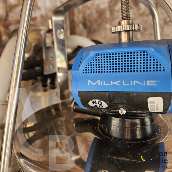 Cow milking machine