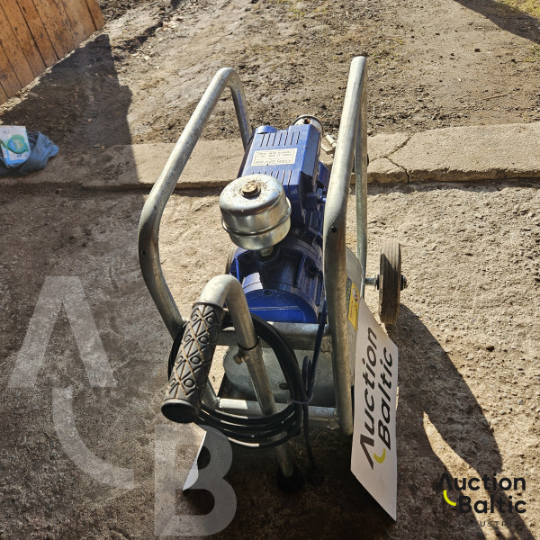 Cow milking machine