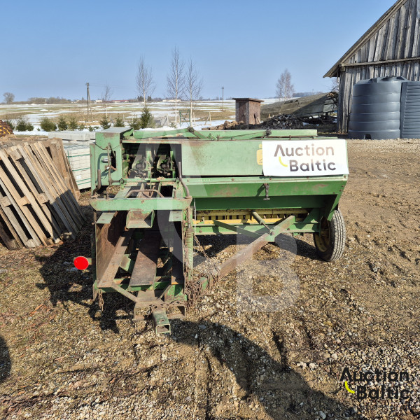 John Deere CB 300